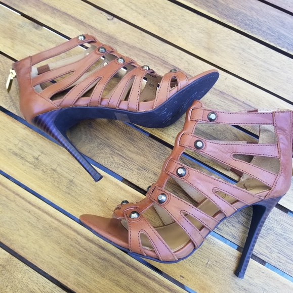 Fergie high heels size 7.5 - Picture 2 of 6